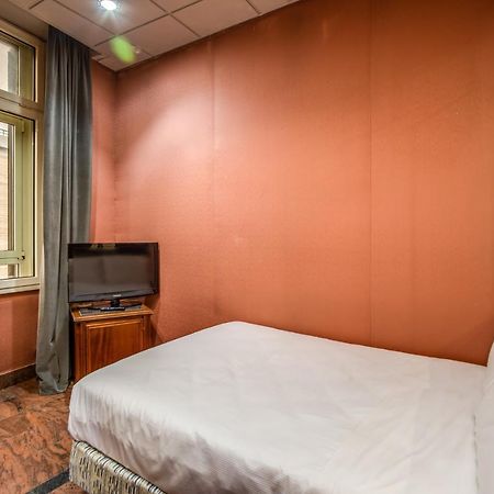 Castro Pretorio Easy Rooms Roma Exterior foto