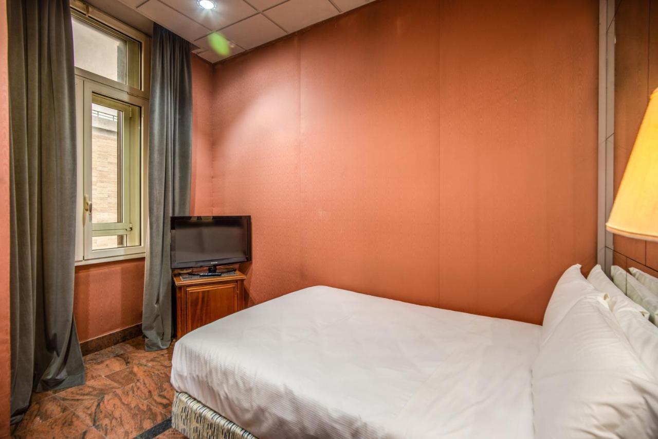 Castro Pretorio Easy Rooms Roma Exterior foto