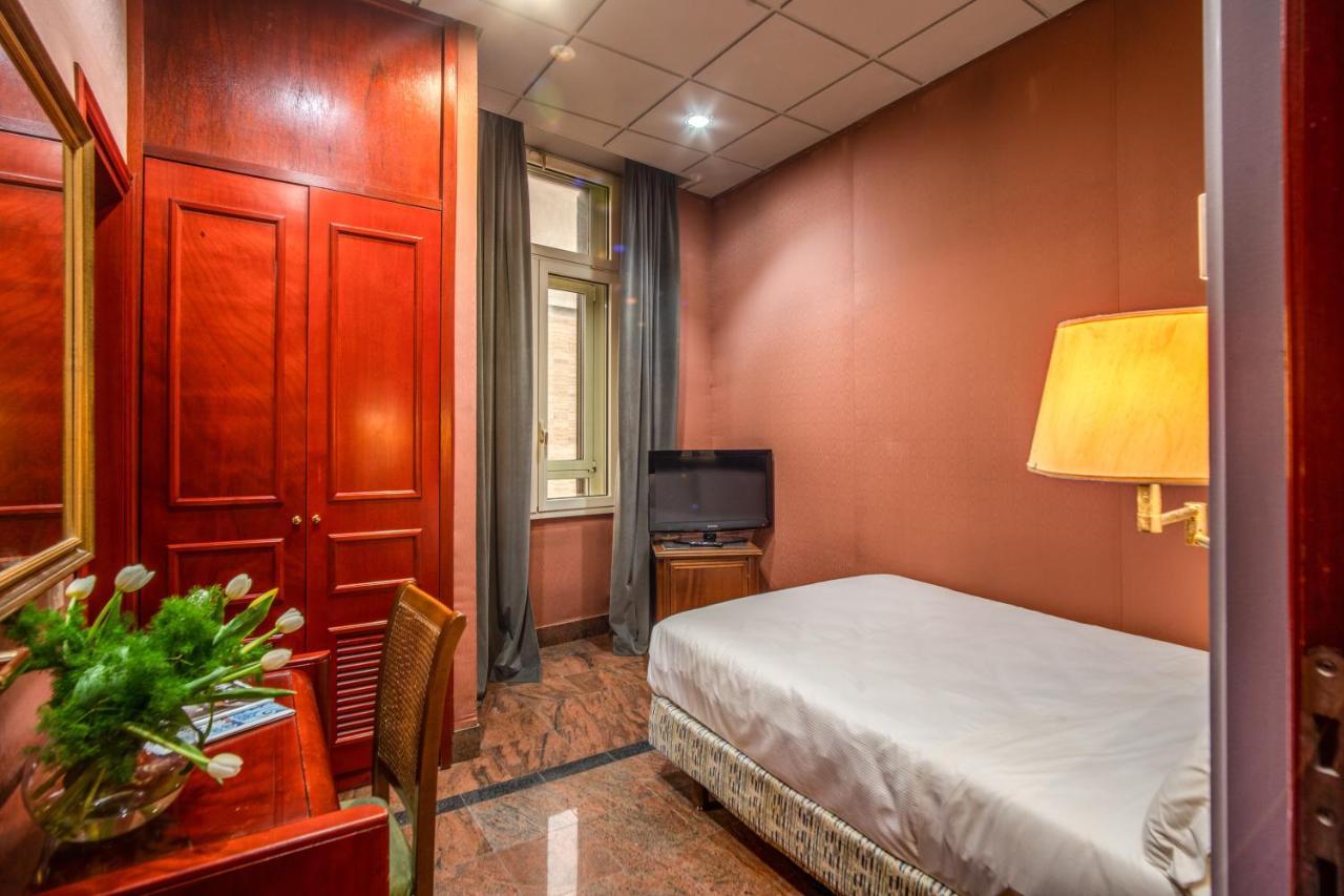 Castro Pretorio Easy Rooms Roma Exterior foto