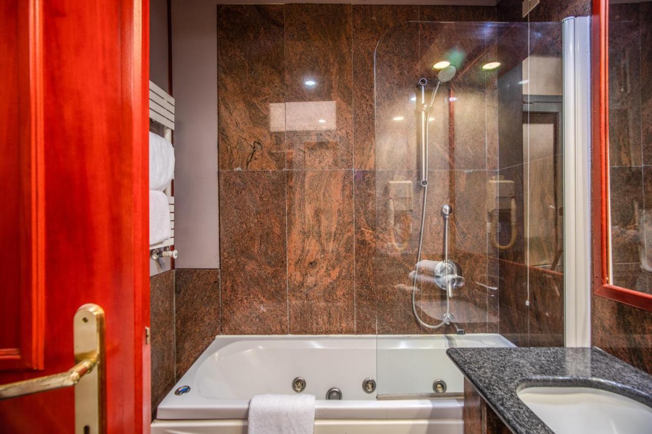 Castro Pretorio Easy Rooms Roma Exterior foto