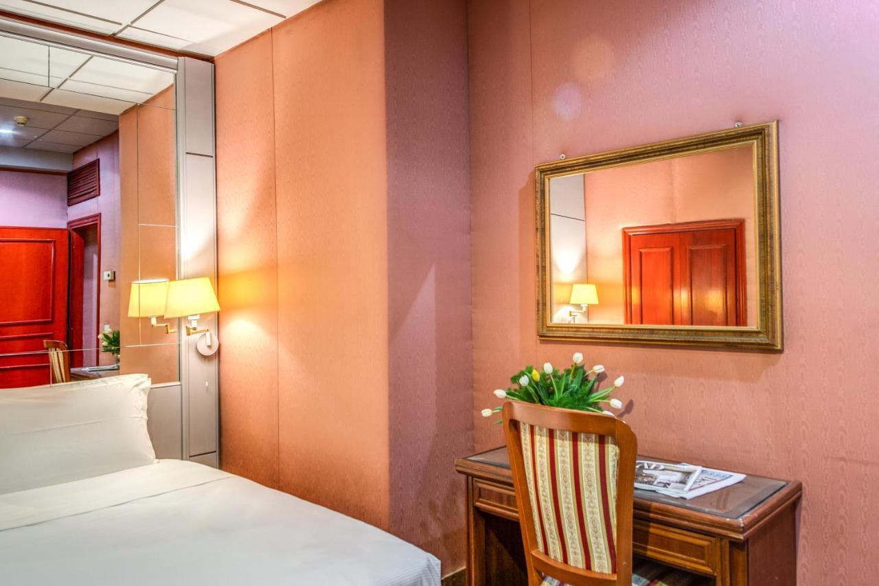 Castro Pretorio Easy Rooms Roma Exterior foto