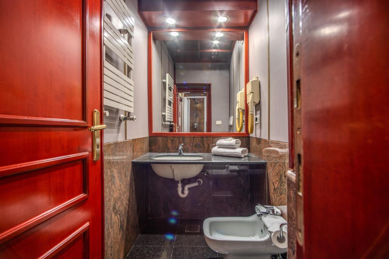 Castro Pretorio Easy Rooms Roma Exterior foto
