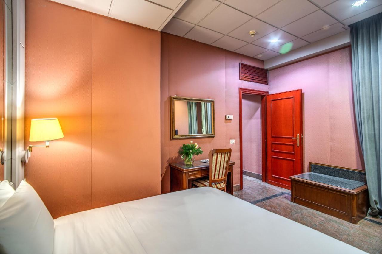 Castro Pretorio Easy Rooms Roma Exterior foto